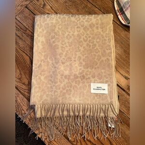 Main Character Beige Scarf
